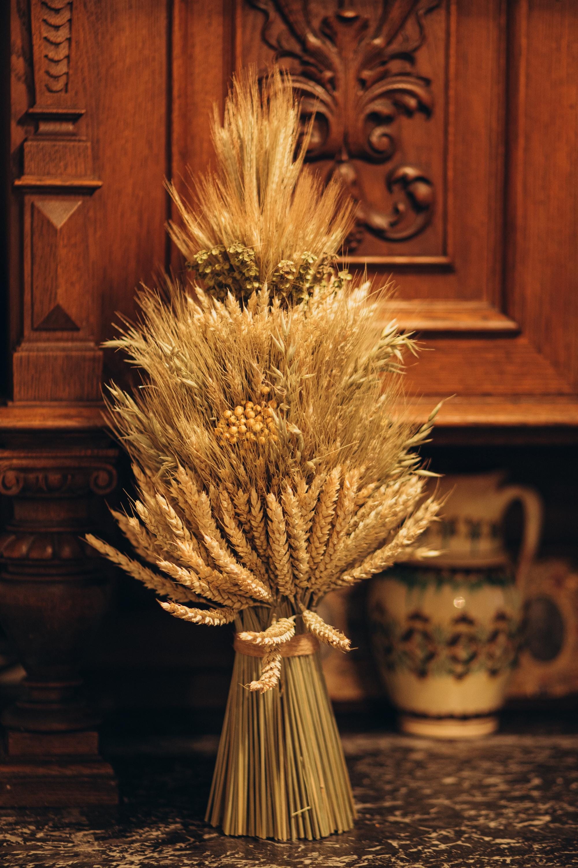 Ukrainian Didukh Wheat Sheaf | Handmade Christmas Table Decor | Natural Mix: Wheat, Flax, Oats, Rye & Thyme | Prosperity Symbol 55 cm